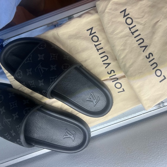 Louis Vuitton Black Monogram Slides - Picture 3 of 3